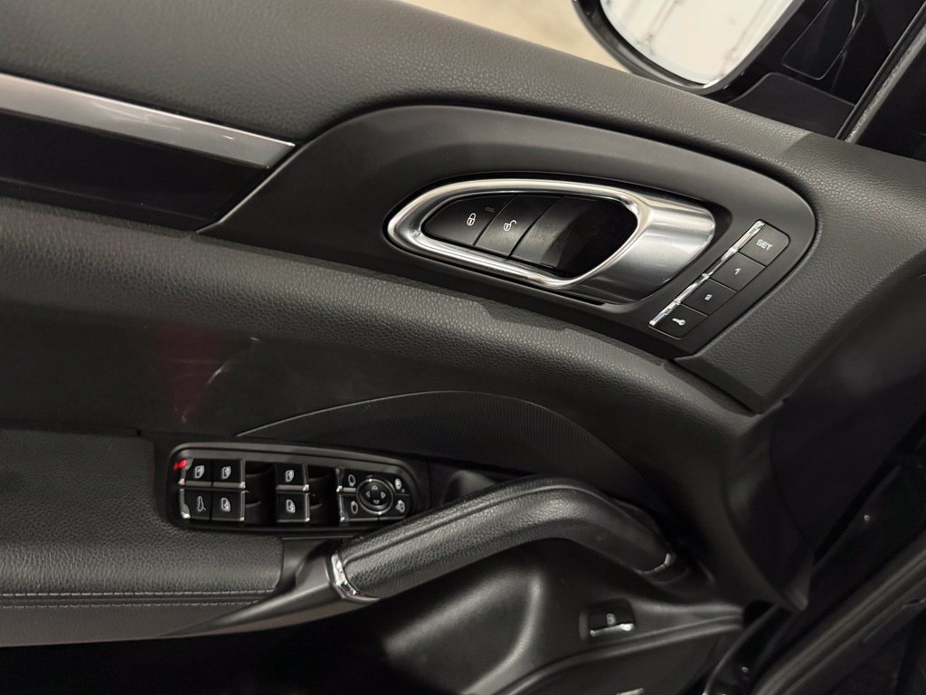 Used 2016 Porsche Cayenne S AWD/4WD image 19