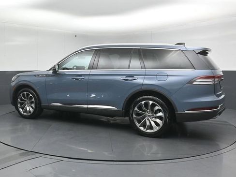 Used 2025 Lincoln Aviator AWD image 5