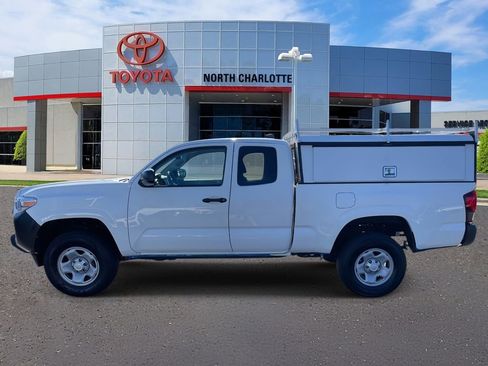 Used 2022 Toyota Tacoma SR image 7