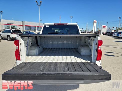 Used 2021 Chevrolet Silverado 1500 Custom Trail Boss AWD/4WD image 28