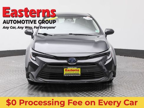 Used 2023 Toyota Corolla LE w/ Carpet Mat Package (TMS) FWD image 2