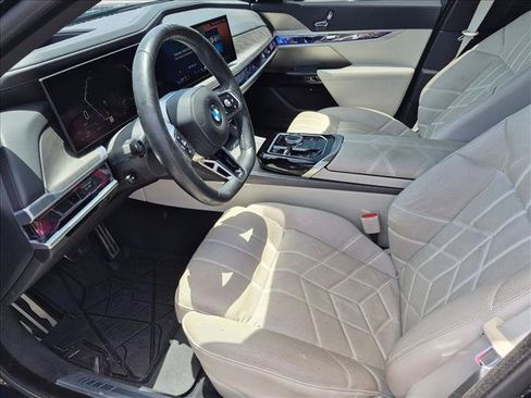 Used 2023 BMW 740i w/ Parking Assistance Package RWD image 12