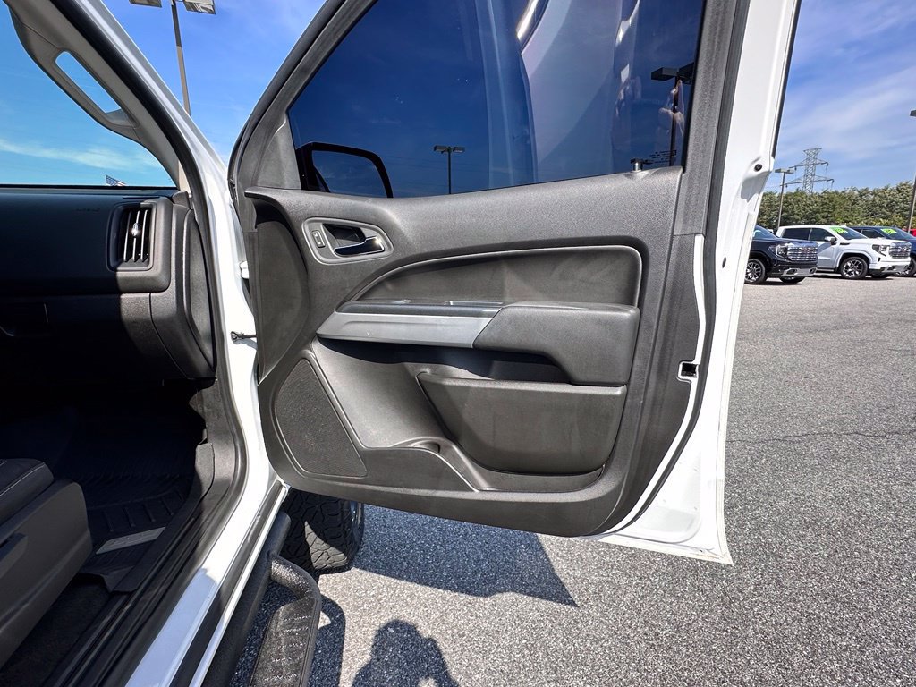 Used 2018 Chevrolet Colorado LT AWD/4WD image 14