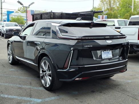 Used 2024 Cadillac Lyriq Luxury w/ LPO, Floor Liner Package AWD/4WD image 4