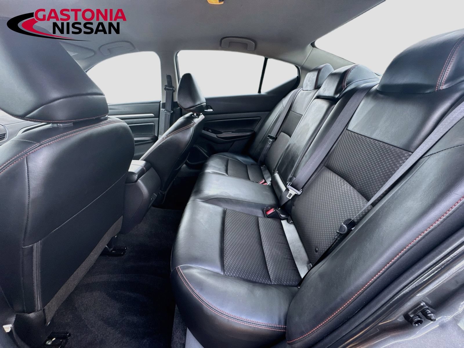 Used 2025 Nissan Altima 2.5 SR FWD image 31