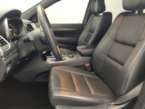 Used 2019 Jeep Grand Cherokee Limited AWD/4WD image 17