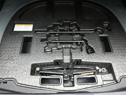 Certified 2025 Toyota Camry SE image 29