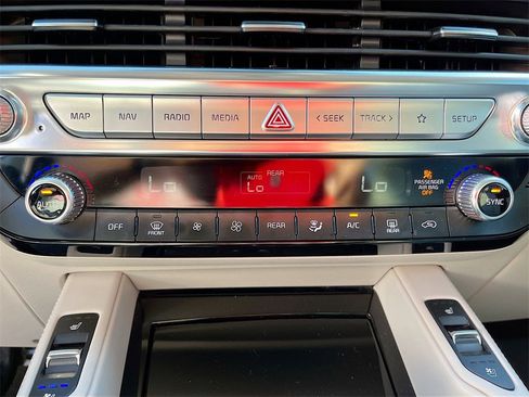 Used 2021 Kia Telluride SX w/ Towing Package image 16