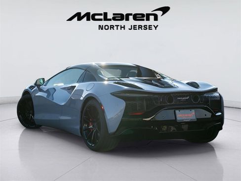 Used 2025 McLaren Artura Spider image 11