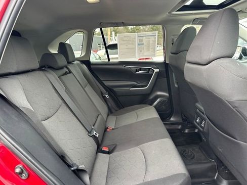 Used 2022 Toyota RAV4 XLE w/ Convenience Package image 20