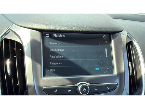 Used 2017 Chevrolet Cruze LT FWD image 18