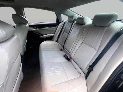 Used 2018 Honda Accord Touring image 20