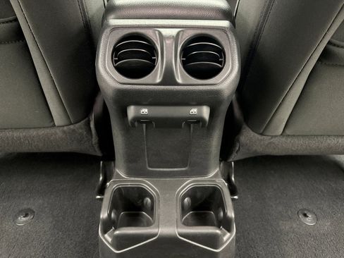 Used 2022 Jeep Wrangler Unlimited Sport image 20