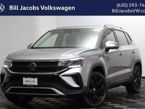 Used 2023 Volkswagen Taos SE w/ Panoramic Sunroof Package AWD/4WD image 1