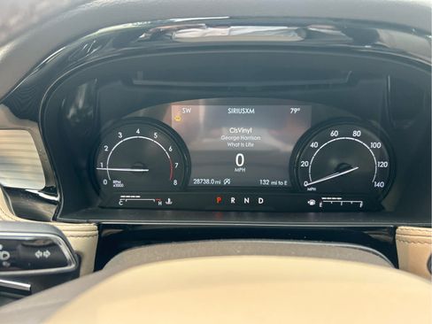 Used 2021 Lincoln Corsair AWD w/ Rear Removable Package Tray image 10