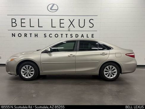 Used 2016 Toyota Camry LE image 8