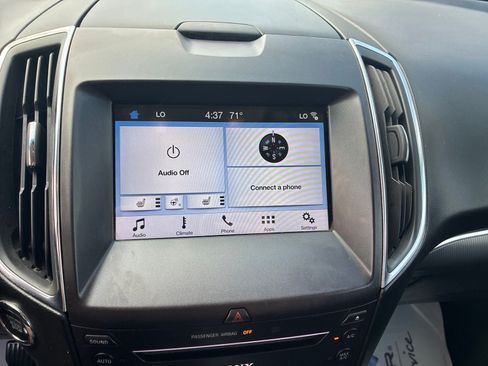 Used 2018 Ford Edge Titanium w/ Cold Weather Package FWD image 21