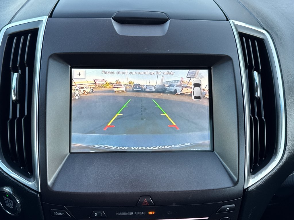 Used 2018 Ford Edge Titanium w/ Equipment Group 302A AWD/4WD image 29