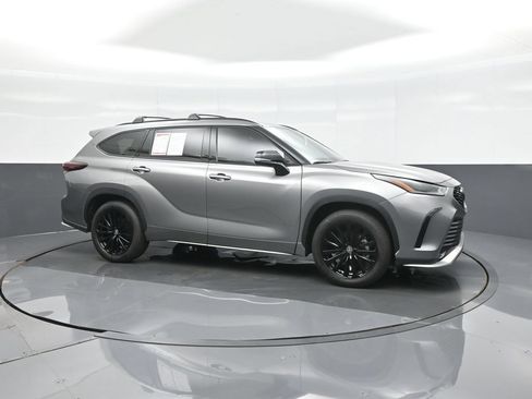 Certified 2026 Toyota Highlander XSE AWD/4WD image 3
