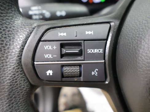 Used 2025 Honda HR-V LX image 32