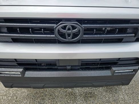Used 2025 Toyota 4Runner SR5 AWD/4WD image 9