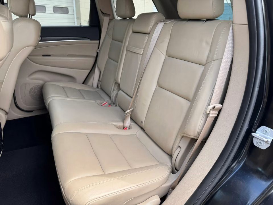 Used 2019 Jeep Grand Cherokee Limited AWD/4WD image 13