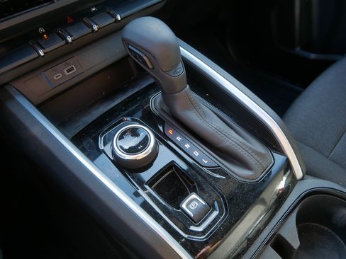 Used 2023 Chevrolet Colorado Trail Boss w/ Technology Package image 28