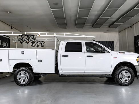 Used 2022 RAM 2500 Tradesman w/ Chrome Appearance Group AWD/4WD image 5