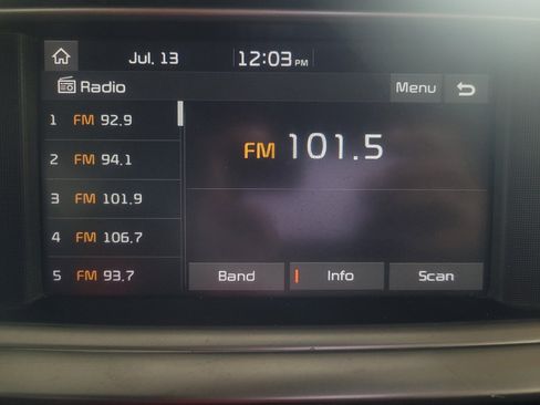 Used 2020 Kia Optima LX FWD image 25