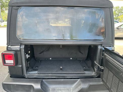 Used 2022 Jeep Wrangler Sport AWD/4WD image 26