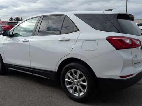 Used 2021 Chevrolet Equinox LS image 10