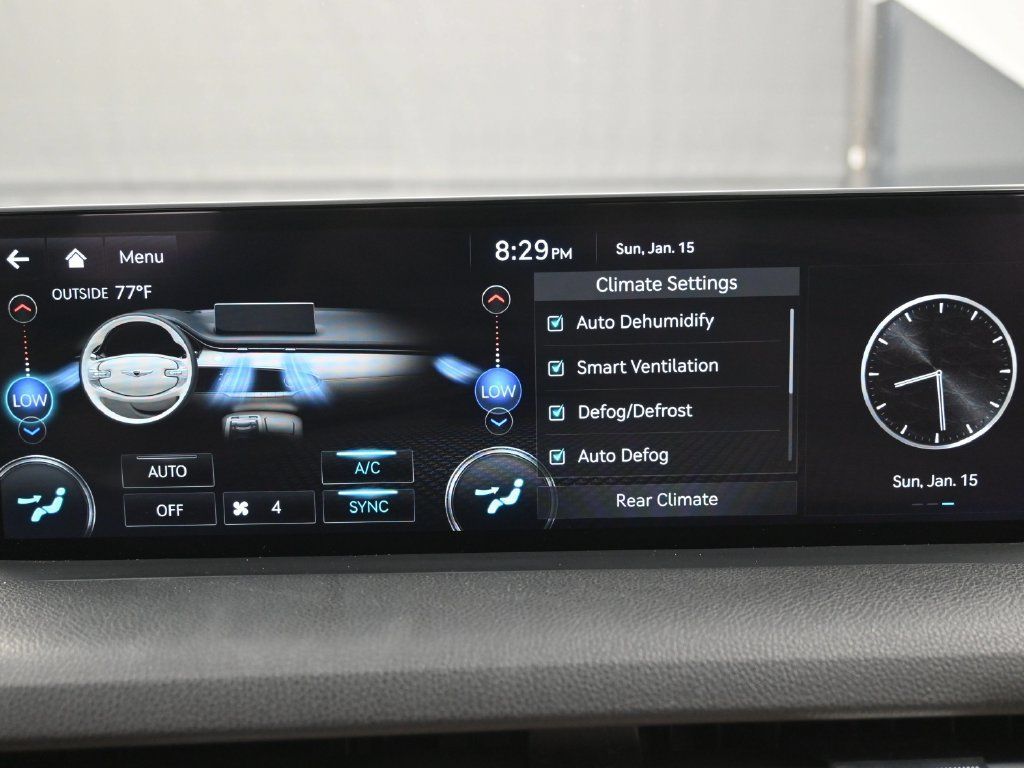 Used 2023 Genesis GV70 2.5T AWD/4WD image 13
