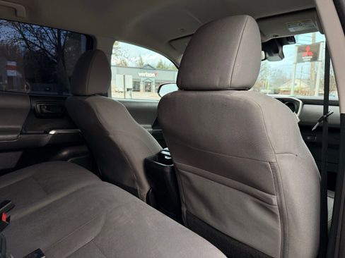 Used 2019 Toyota Tacoma SR5 image 23