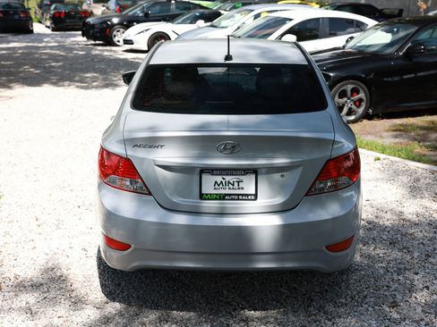 Used 2013 Hyundai Accent GLS w/ Premium Pkg FWD image 13