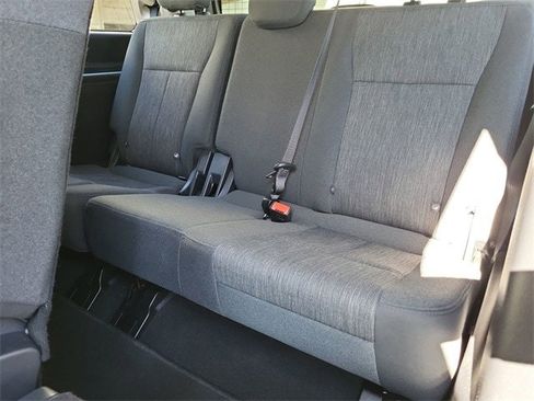 Used 2023 Ford Expedition XLT image 24