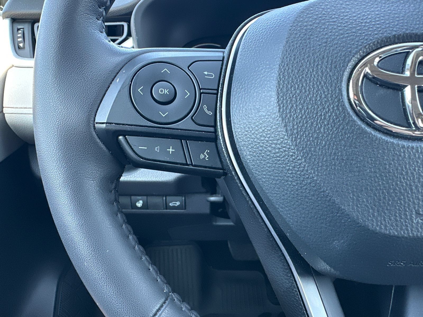 Used 2025 Toyota RAV4 XLE Premium w/ Weather Package FWD image 21