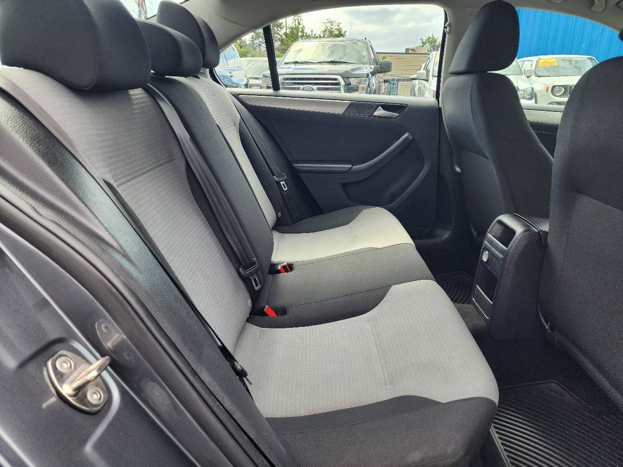 Used 2017 Volkswagen Jetta S w/ Jetta S Cold Weather Package FWD image 25