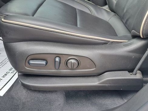 Used 2023 Chevrolet Traverse Premier w/ Redline Edition FWD image 11