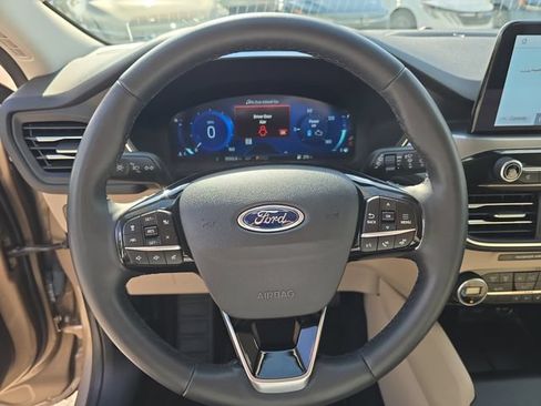 Used 2021 Ford Escape Titanium FWD image 32