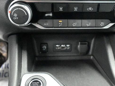 Used 2024 Nissan Sentra SV image 31