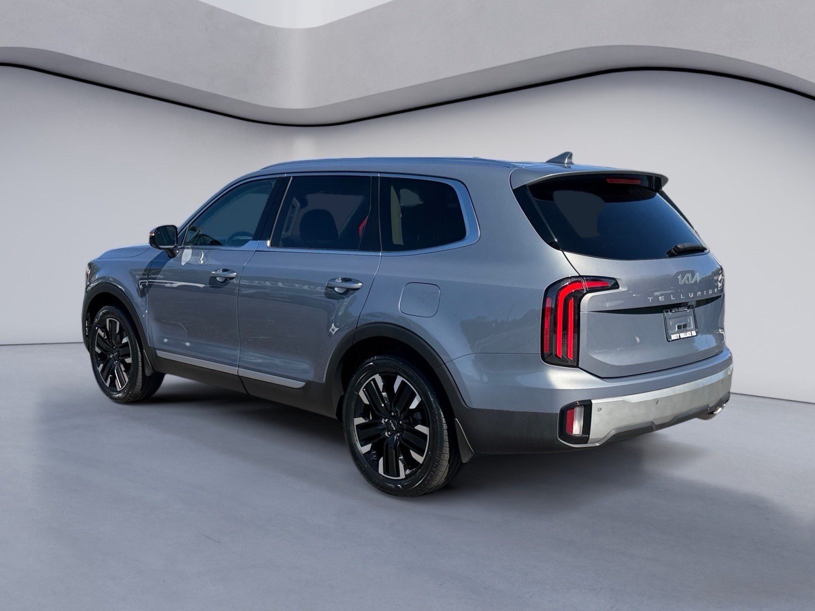 Used 2024 Kia Telluride SX FWD image 3