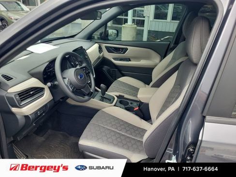 Used 2025 Subaru Forester AWD/4WD image 10