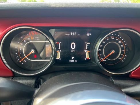Used 2023 Jeep Gladiator Rubicon w/ Cold Weather Group AWD/4WD image 25