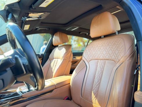 Used 2022 BMW 750i xDrive w/ M Sport Package image 18