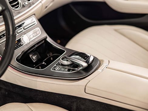 Used 2018 Mercedes-Benz E 400 E 400 image 23