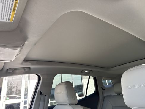 Used 2024 GMC Terrain Denali w/ Denali Premium Package image 16