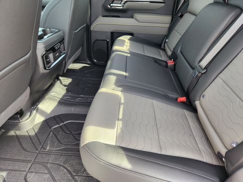 New 2026 Chevrolet Silverado 2500 ZR2 image 22