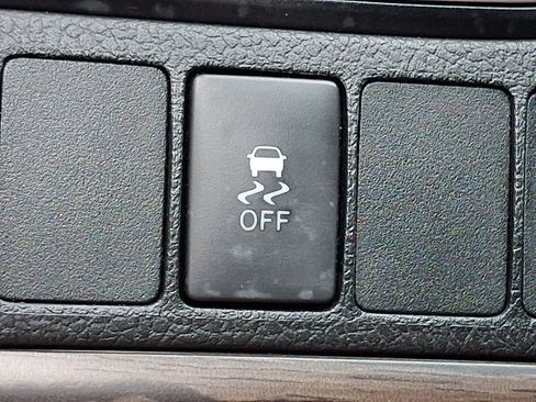 Used 2016 Toyota Camry LE FWD image 23