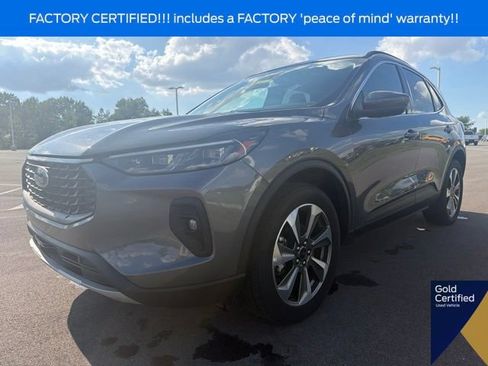 Used 2025 Ford Escape Platinum AWD/4WD image 2