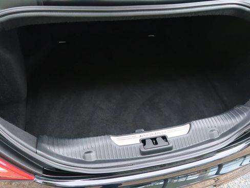 Used 2017 Jaguar XJ R-Sport image 21